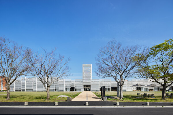 誰もが創造性を育み発揮する図書館・美術館、『不知火美術館・図書館』が4月3日オープン