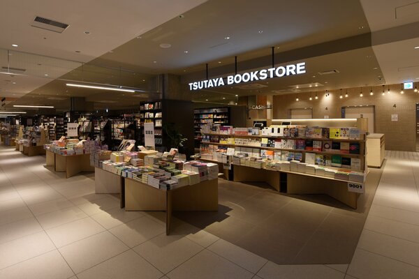 コンセプトは「Convenience with New normal」 「TSUTAYA BOOKSTORE 海老名店」